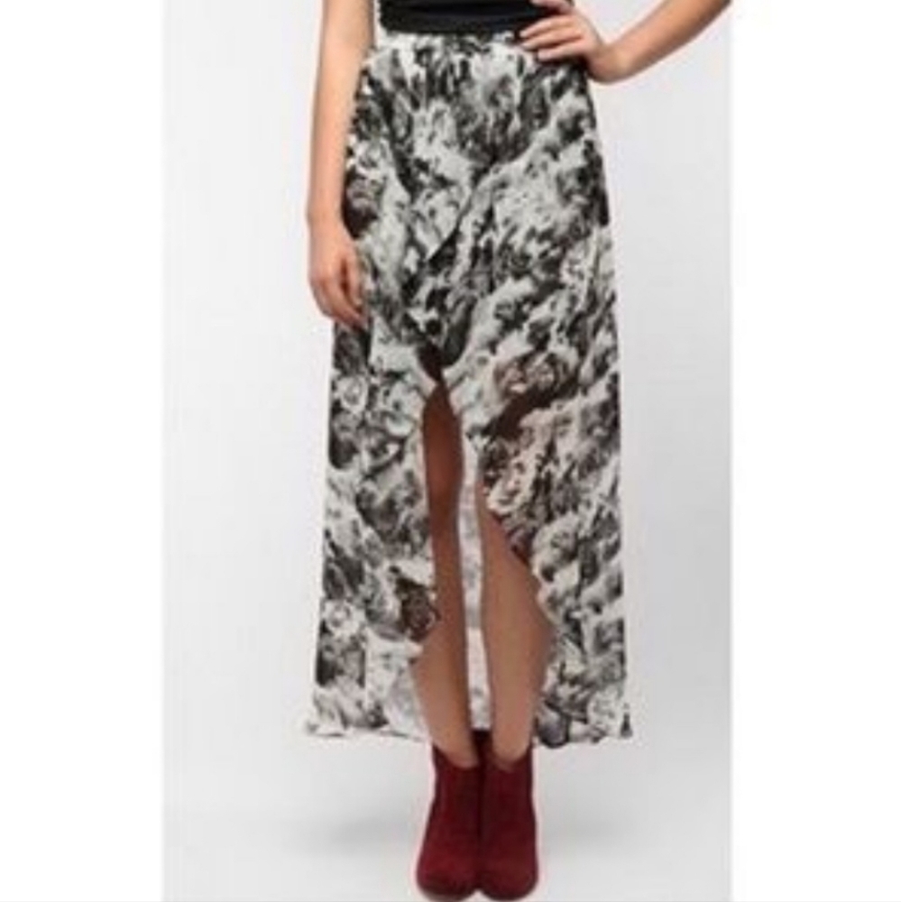 Urban Outfitters Kimchi Blue High Low Misty Grey Floral Maxi‎ Skirt
